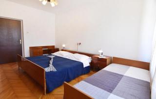 Quiet apartment with terrace - 8