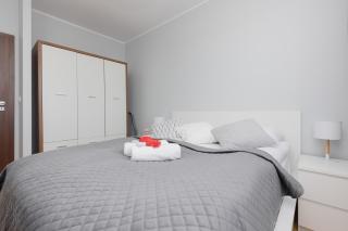 Unique Apartment with Balcony in Warsaw by Noclegi Renters - 4