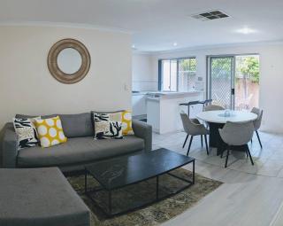 Villa in Scarborough Beach - 3