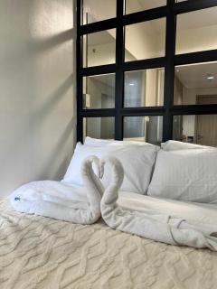 The Sunset Cozy Suite at Shore 1 - 4
