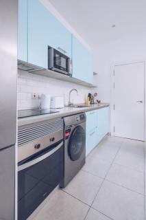 Stylish One-Bedroom Apartment in Prime Central Location - 9