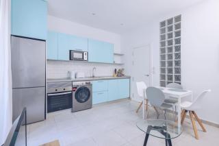 Stylish One-Bedroom Apartment in Prime Central Location - 8