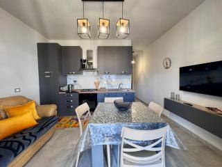 The Blue Sky Apartment with Lake view - 7