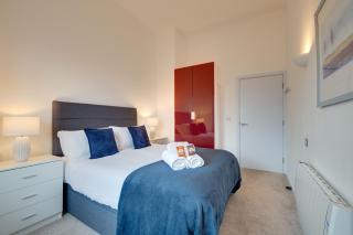 Crown Apartments 4A by Week2Week - 4