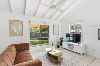 Peaceful 3BR Family Home in Rochedale South - 9