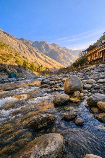 The Riverside Boutique Inn - Tirthan Valley , with Garden, Bonfire & Free Parking #Pet-Friendly - 1