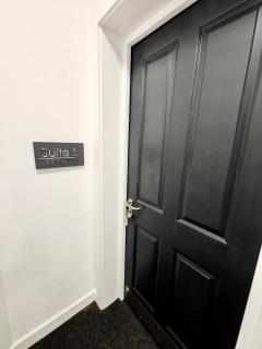 Executive 1-Bed Apartment with Lift - 1