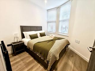 Executive 1-Bed Apartment with Lift - 4