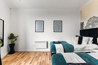 Simple 2 Bed in Central Dewsbury -Sleep 4 - 2
