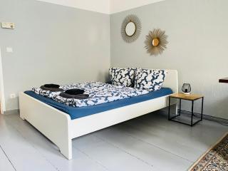 Gemütliche 2-Zimmer Wohnung mit kleinen Bad - Berlin - 8