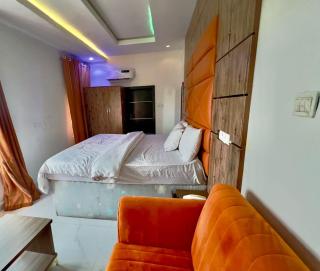 Emmablow hotel and suite - 3