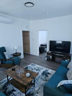 Furnished 2-bedroom Downtown Anderson IN - 9