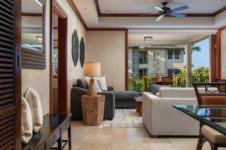 Kolea 9H, Stunning 2-Bedroom with Ocean Views and Beach Club access - 9