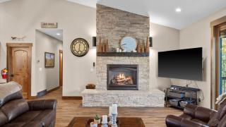 Willow Creek Hideaway - 9
