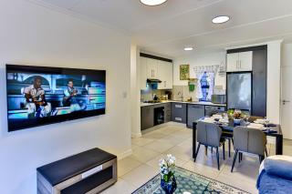 Stylish 2-Bed in Ballito Village - Full Amenities - 9