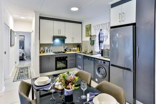Stylish 2-Bed in Ballito Village - Full Amenities - 3