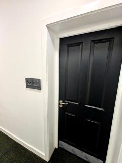 Contemporary 1-Bed Flat by Bury Metro link - 1