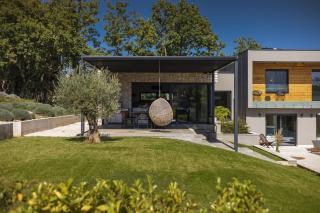 Villa Ox in Central Istria for 14 persons with 56 m2 heated pool, kids playground & large garden - 9