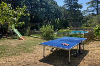 Modern villa - children's secure pool garden - 4