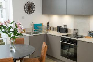 Beautiful Apartment & Garden Central Cheltenham - 2
