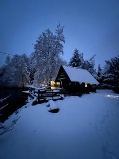 Robinzonski smještaj Batković jezera - 1