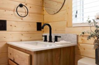 Relaxing Cabin studio in Heart of the tri cities - 9