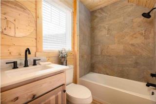 Relaxing Cabin studio in Heart of the tri cities - 1