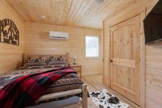 Unique Cabin studio in Heart of the tri cities - 5
