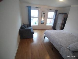 Apartment Close to Uni and Reading Town centre - 9
