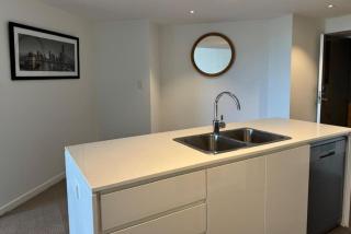 Spacious 2 Bedroom Residence in the heart of CBD - 5