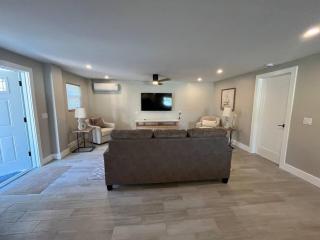 The June at Coconut Cove - 2