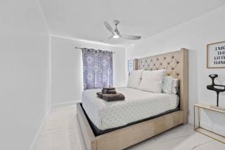 Private Pool Home in Wellington Near Equestrian Venues Sleeps 8 with King Suite - 3
