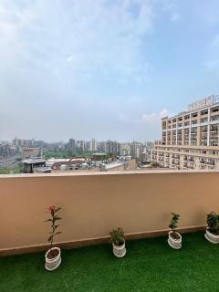 Loft of luxe Bathtub Luxury Stay Self Checkin - 2