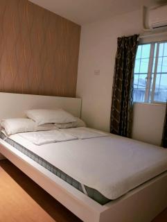 Modern 2 Storey 2BR Home with 2 Parking Space - 8