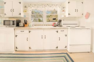 The Hemingway Cottage-Just Steps From The Beach! By Wavecrest Beach Vacations - Myrtle Beach - 4