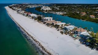 Joyce's Beachfront Penthouse - 4