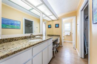 Joyce's Beachfront Penthouse - 6