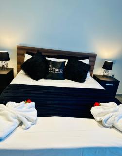 Whispering Waves at Mercury Tower with panoramic view , 2X pools and Gym - 9