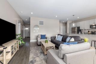 Modern 2BR & 2BA Condo with Garage & Patio - 3