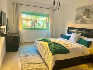 Azou Luxury apartment - Pool & Garden Marrakech - 4