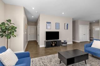 Modern 2BR & 2BA New Build Condo w Garage & Patio - 2