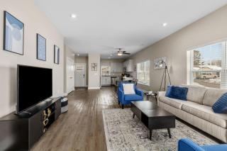 Modern 2BR & 2BA New Build Condo w Garage & Patio - 4