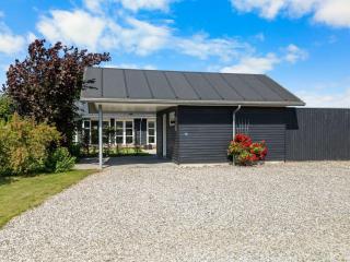 Holiday Home Mildred - 400m from the sea by Interhome - 7