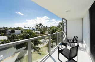Modern Two Bedroom Suite with 2 King Beds Pool and Steps from the Beach - 5