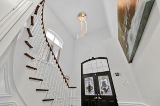 Spacious Modern 5BR Home Sleeps 13 Family home - 1