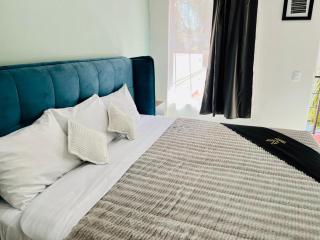 11 VENATOR House Boutique - 2