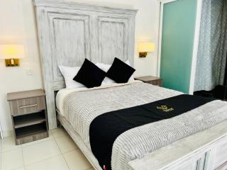 12 VENATOR House Boutique - 6