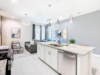 Fabulous Paradise 3BR Townhouse near Disney and outlets - 7