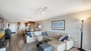 Crescent Royale Condominiums 311 - 3