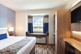 Microtel Inn & Suites by Wyndham Perry - 4